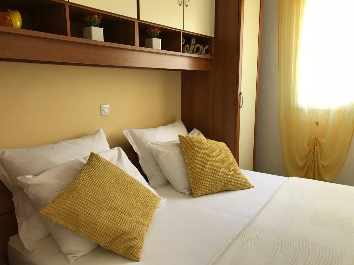 Apartments Biskup プリヴラカ エクステリア 写真