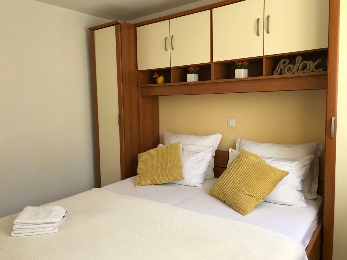 Apartments Biskup プリヴラカ エクステリア 写真
